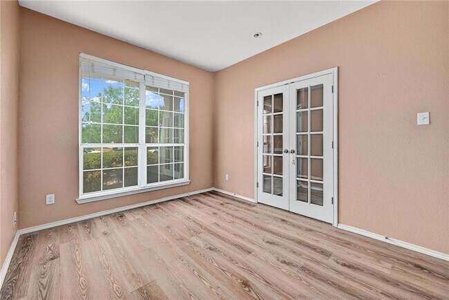 Building Photo - 2049 Rachel Ln