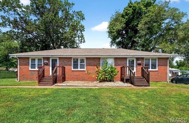 Building Photo - 3868-3870 Western Ave