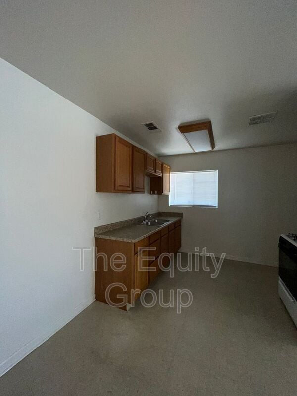 Building Photo - 326 S Crespi Ave