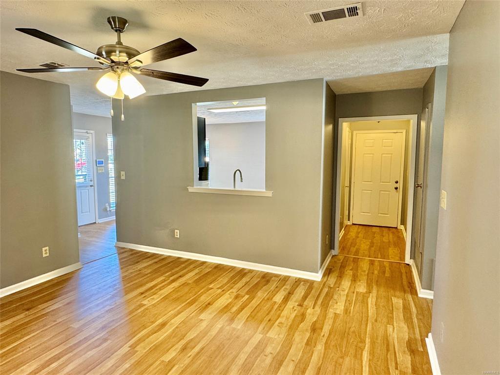 Building Photo - 728 E Gardendale Dr