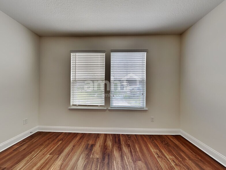 Building Photo - 644 Sunny Stroll Dr