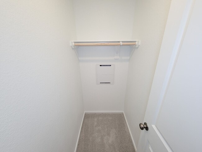 Building Photo - This lovely single-level home showcases a spacious open floorplan shared between the kitchen, din...