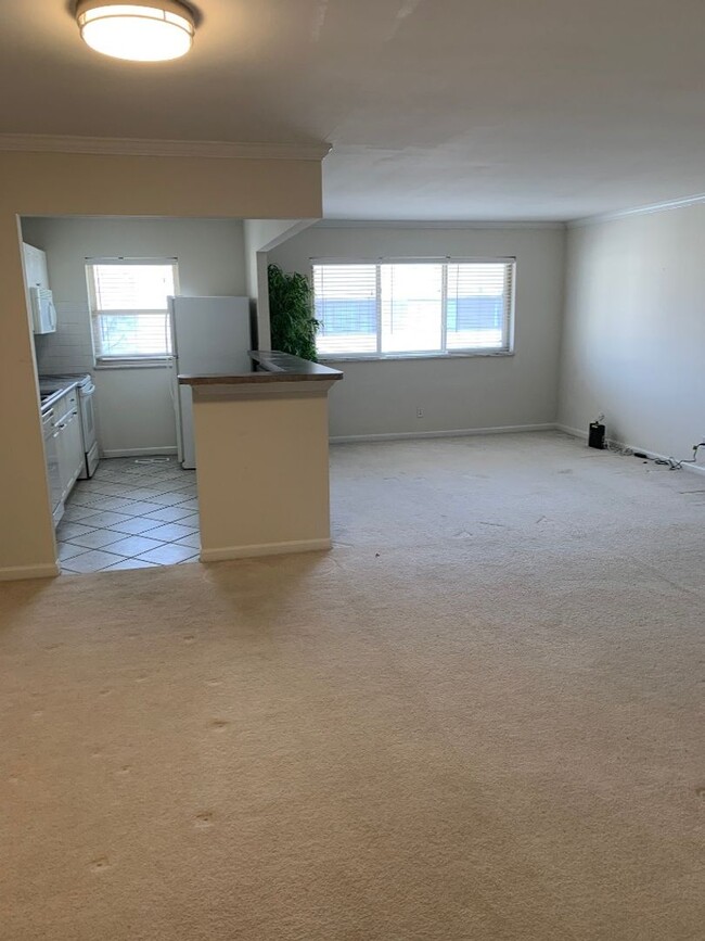 Building Photo - Condo for Rent in University City