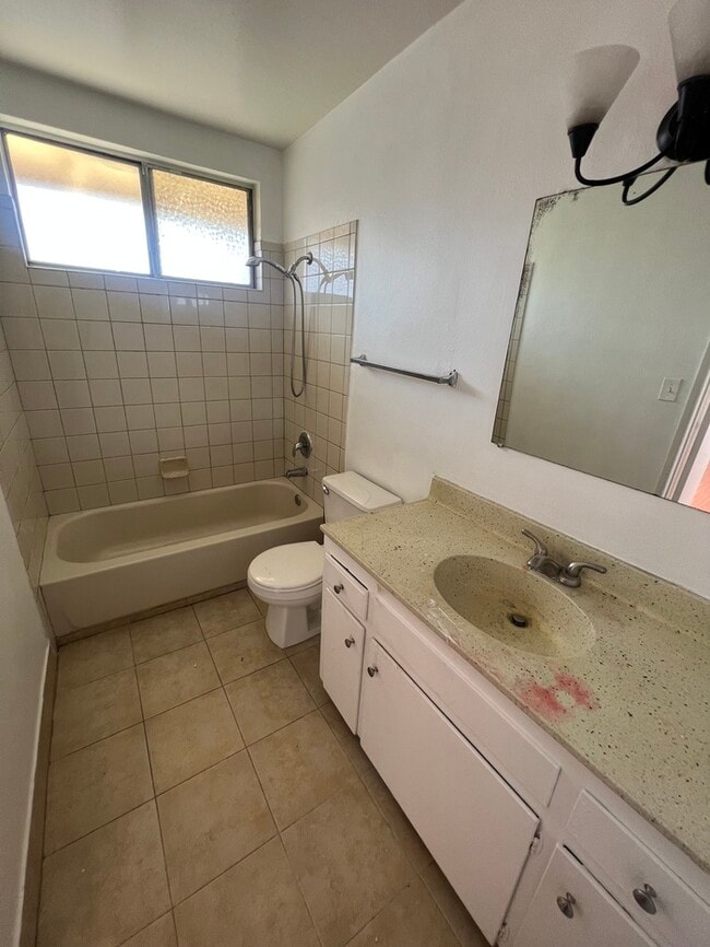 Building Photo - Two-story duplex unit