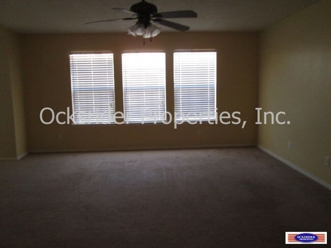 Building Photo - 6115 Park Hill Ave NW