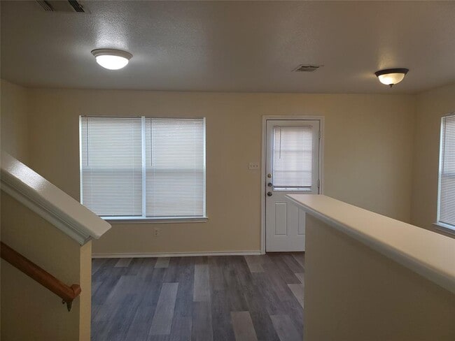 Building Photo - 1020 Christopher Ave