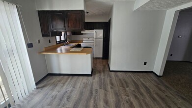 Building Photo - 63-69 Chambers Rd