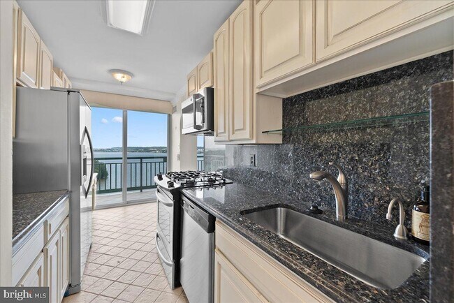 Building Photo - 501 Slaters Ln