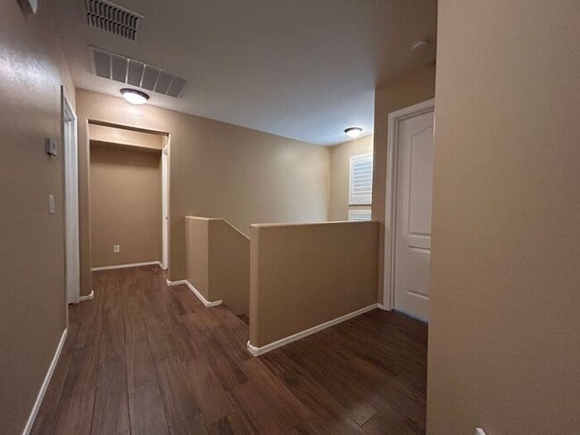 Building Photo - 2251 S Ponderosa Dr