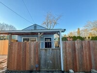 Building Photo - Charming 1-bedroom, 1-bathroom house