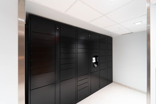 Building Photo - Contemporary 2BR/2BA Corner Condo at The Encore of McLean