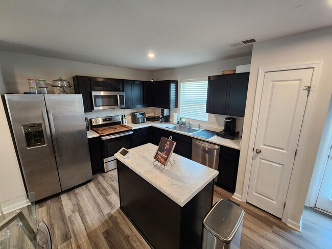 Building Photo - Nice 3 Bedroom Home in Robinson Park
