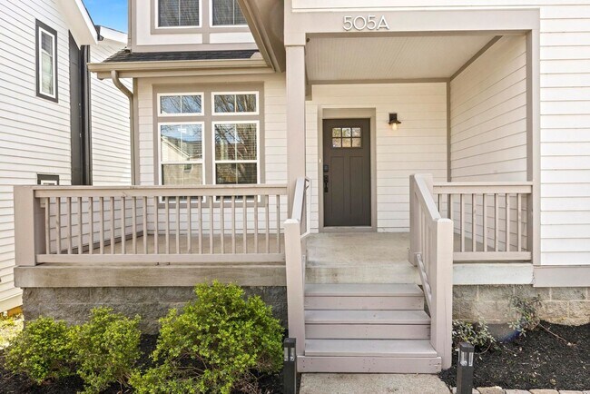 Building Photo - 505A Moore Ave