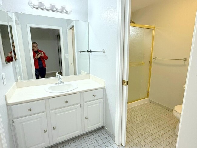 Building Photo - Excellent Location! Near BART, Downtown! Main Chance Estates Townhouse