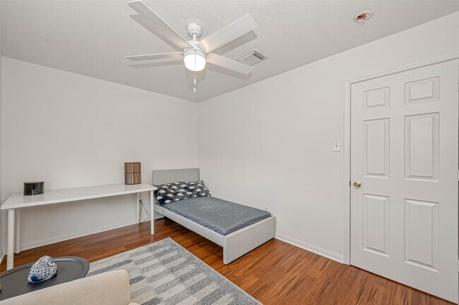 Building Photo - 16535 Oat Mill Dr