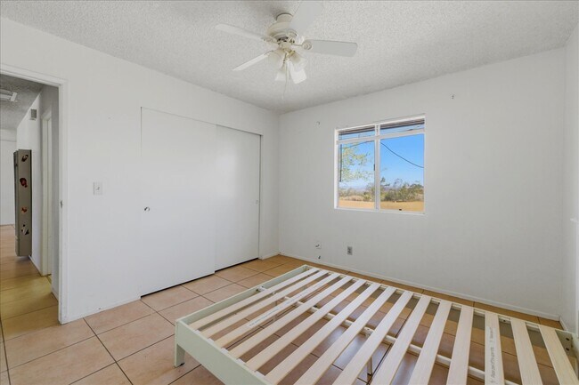 Building Photo - 7273 Sunny Vista Rd