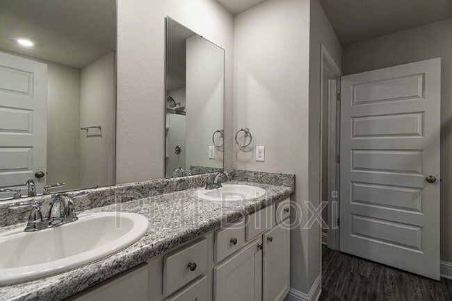 Building Photo - 6467 Eastland Cir