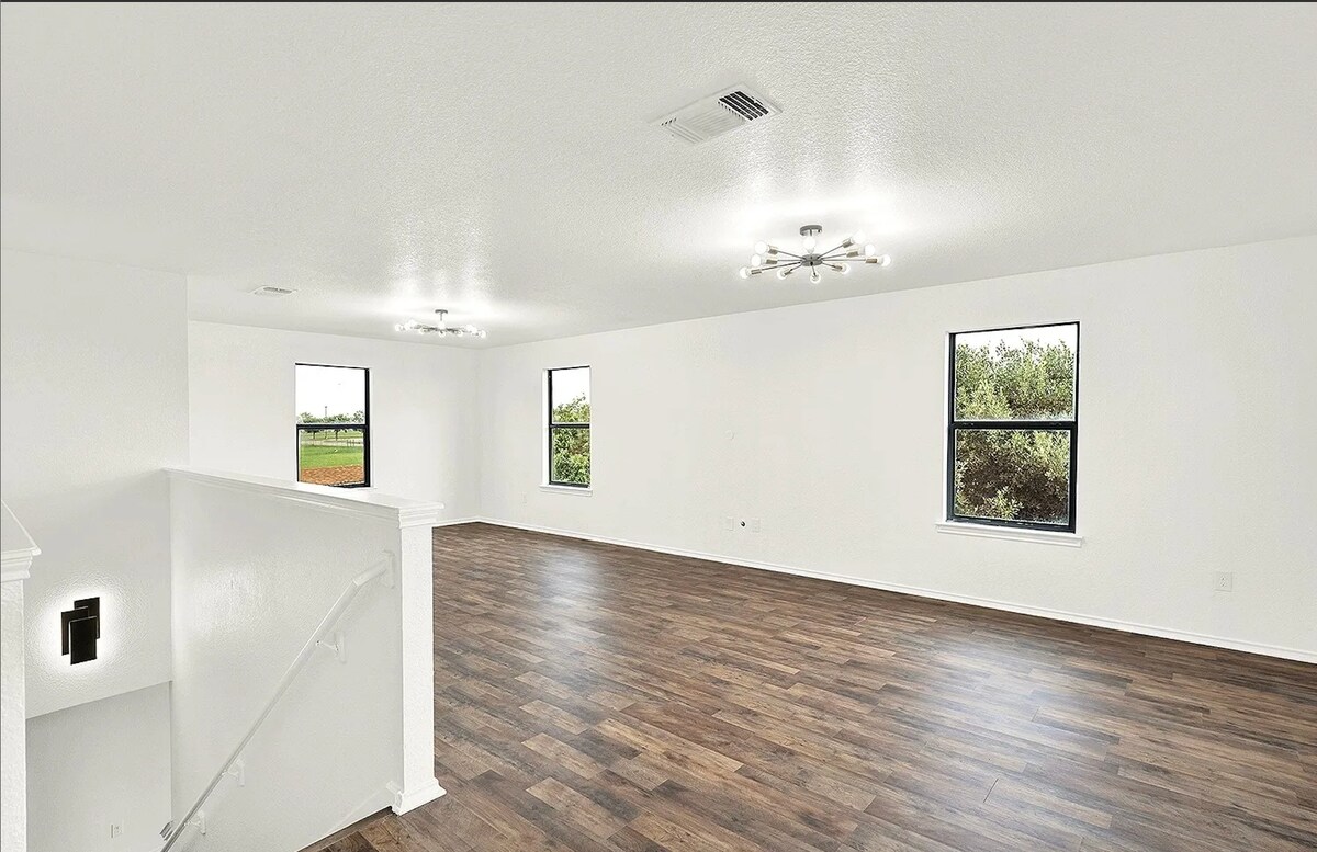Building Photo - 2219 Sundrop Bay