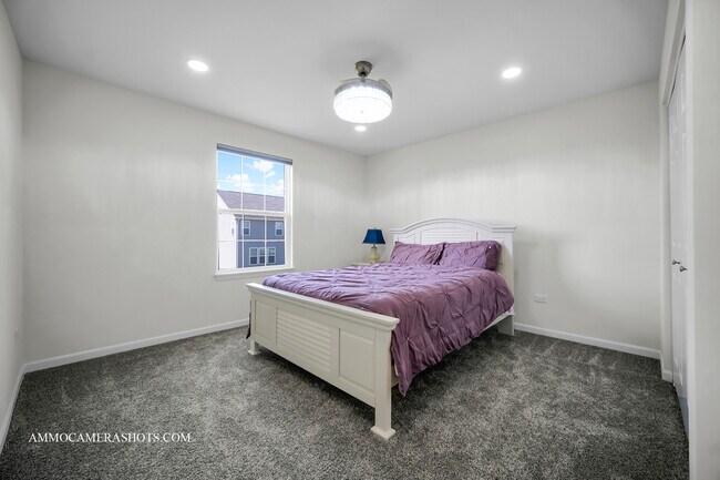 Building Photo - 12504 S Cherry Blossom Blvd
