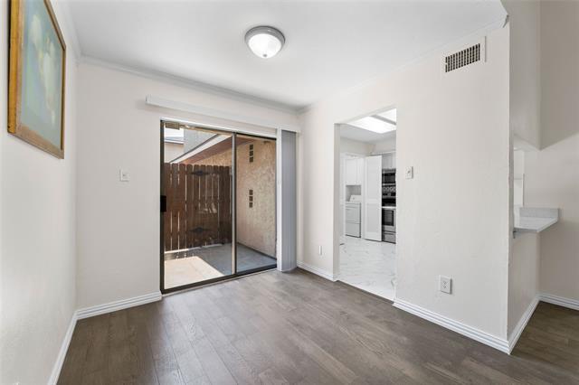 Building Photo - 4937 Oakbluff Dr