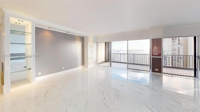 Building Photo - 1800 NE 114th St