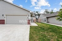 Building Photo - Move-In Ready Duplex in Bel Aire!