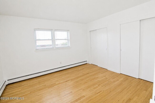 Building Photo - 165B Wyckoff Rd