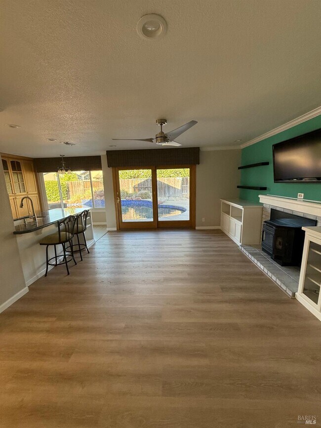 Building Photo - 503 Lupine Cir