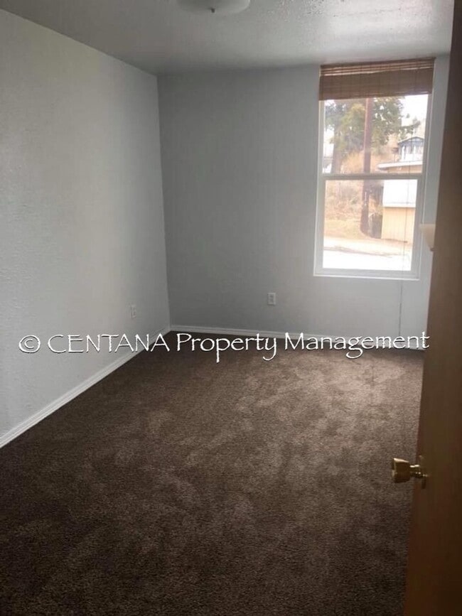 Building Photo - 1119 W Broadway St