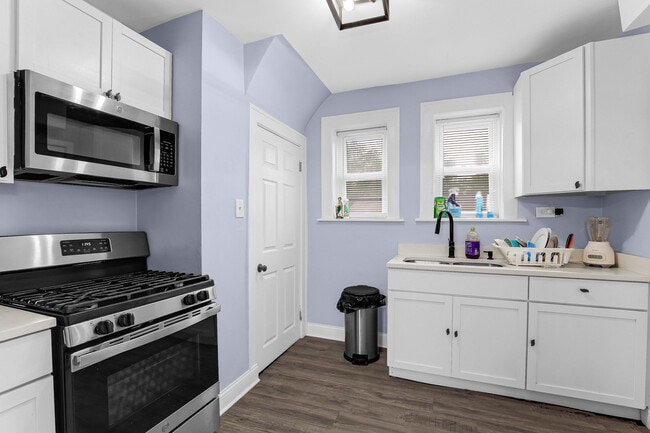 Building Photo - 16310 Carse Ave