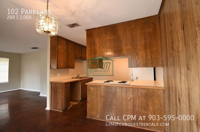 Building Photo - 102 Parklane-
