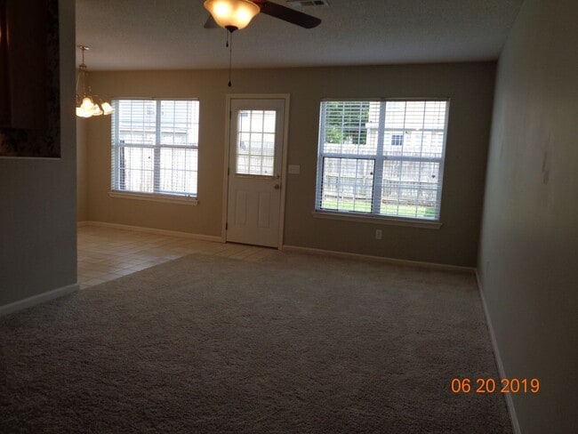 Building Photo - Quail Hollow