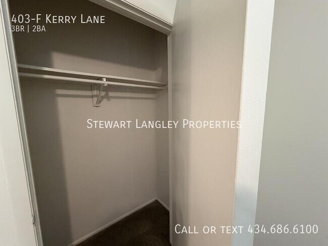 Building Photo - 403 Kerry Ln