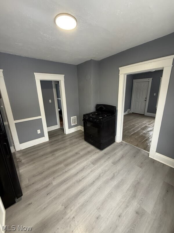 Building Photo - 10304 Shale Ave