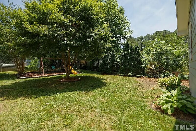 Building Photo - 2409 Village Grove Rd