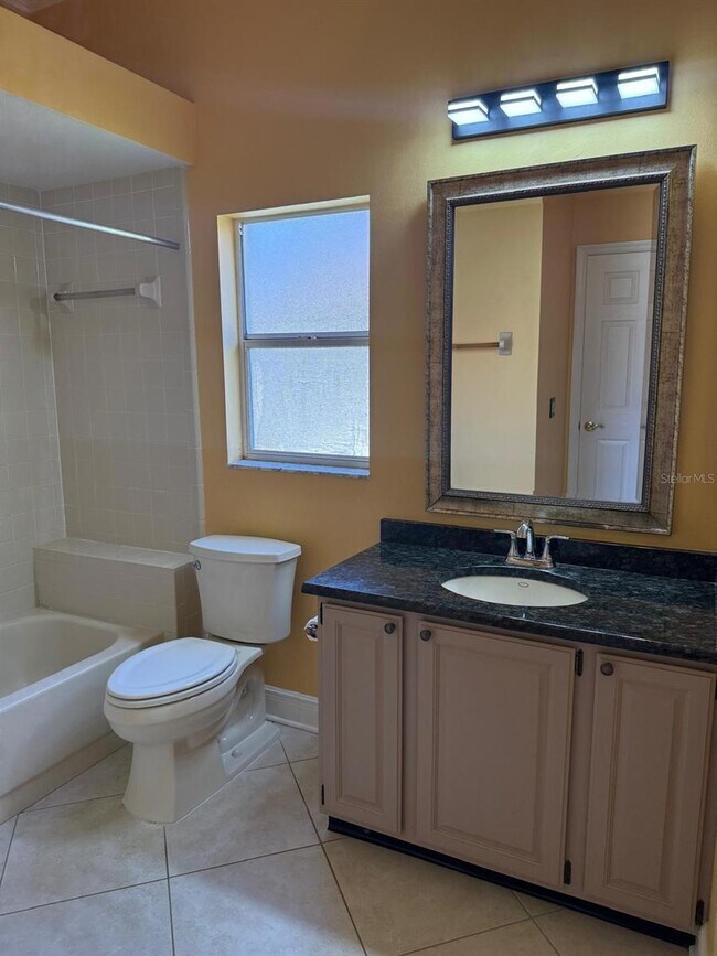 Building Photo - 3520 Ocita Dr