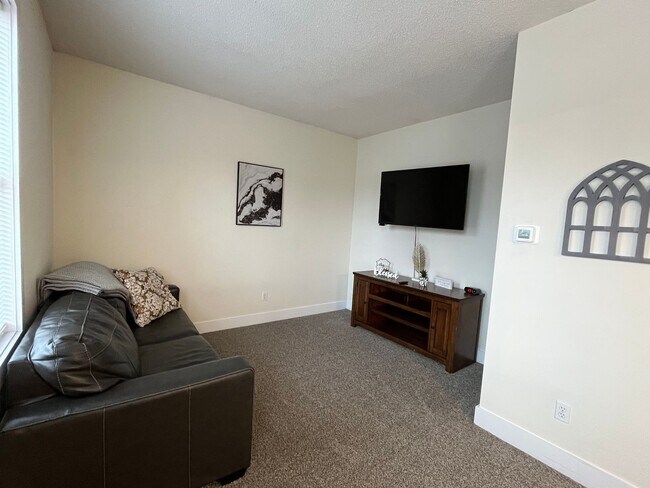 Building Photo - Downtown 1 bedroom