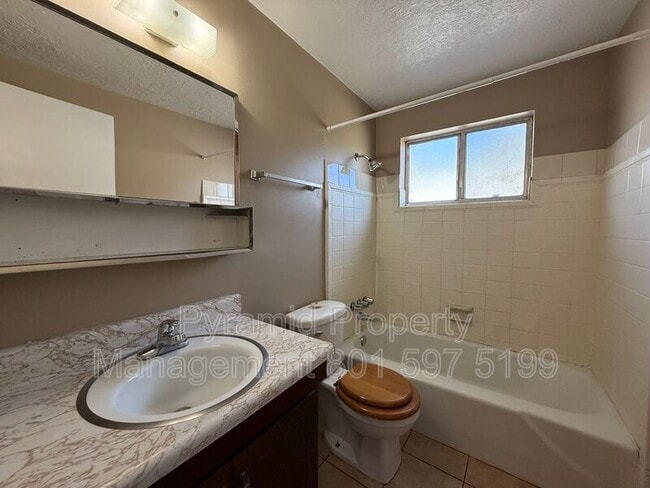 Building Photo - 1495 S 200 E