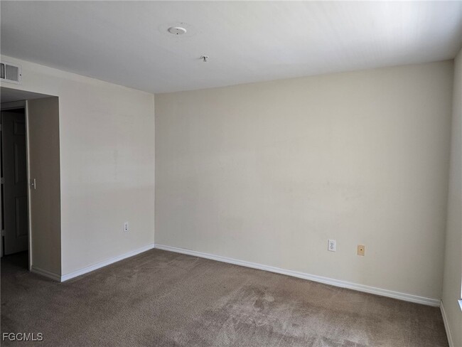 Building Photo - 1753 Four Mile Cove Pkwy