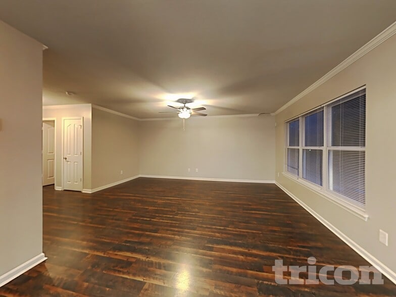 Building Photo - 4037 Dover Downs Dr