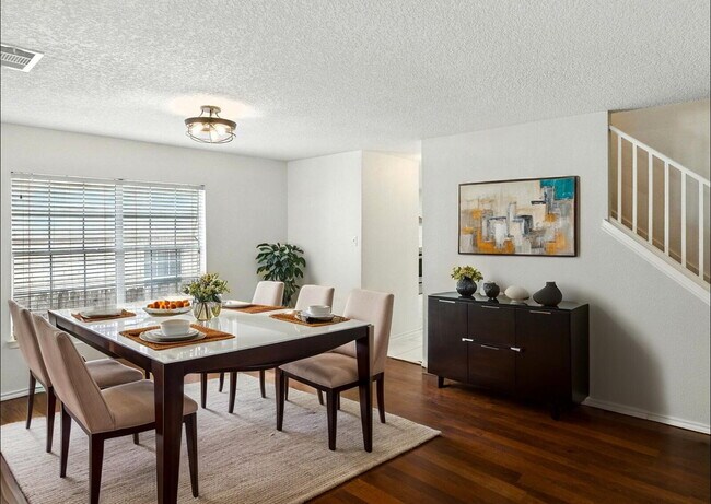 Building Photo - Unbeatable Offer: Move Into Your Dream Hom...