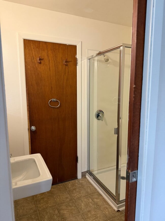 Building Photo - Charming 2-Bedroom Auburn Home with Beautiful Covered Patio!