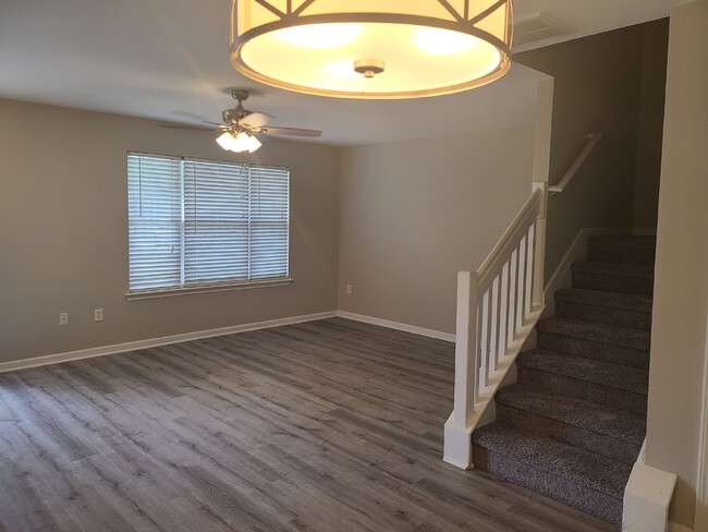 Building Photo - Two Bedroom Townhome in The Townes at Buck...