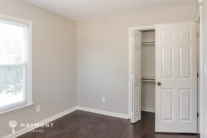 Building Photo - 111 Saralee Dr