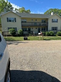 Building Photo - 2 Green Meadow Ln
