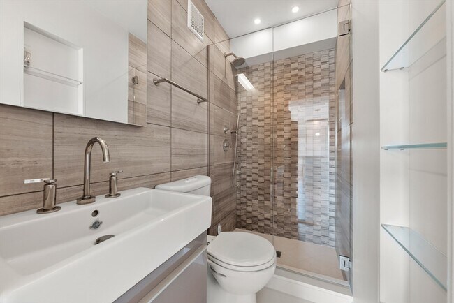 Building Photo - 280 Harvard St