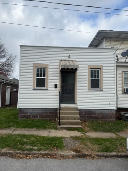 Primary Photo - 1220 Valley-View Ave