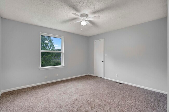 Building Photo - 1108 Pembroke Oak Grove Rd