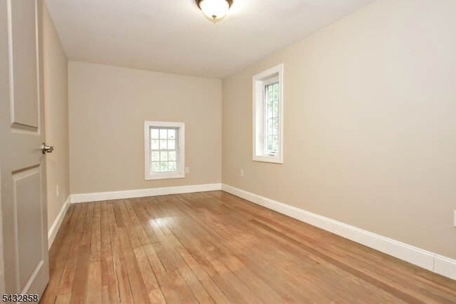 Building Photo - 6 Standish Ln