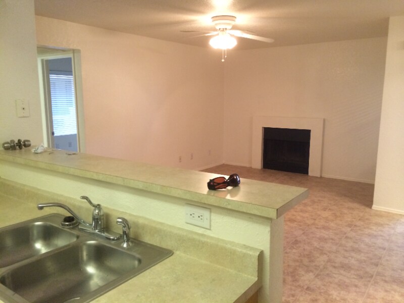 Building Photo - 1101 S Sycamore